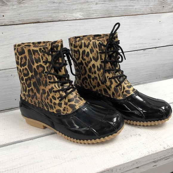 ✨LAST PAIR✨RAIN OR SHINE LEOPARD RAIN BOOTIES - Picture 3 of 5